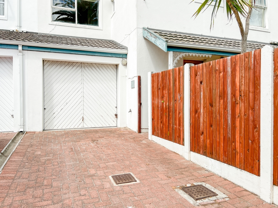 3 Bedroom Property for Sale in Bergvliet Western Cape